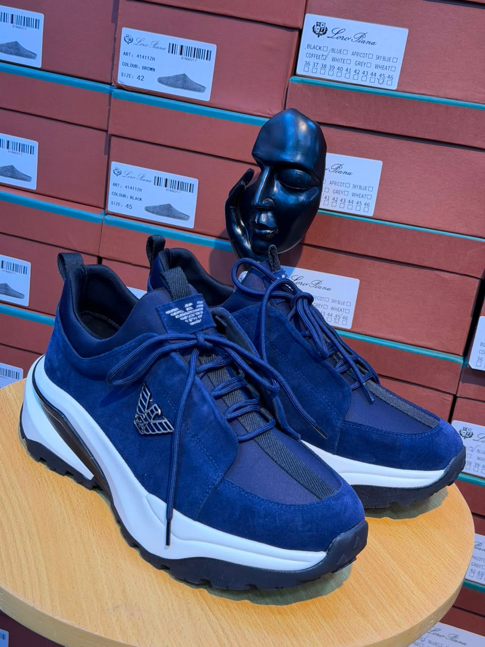 SNEAKERS